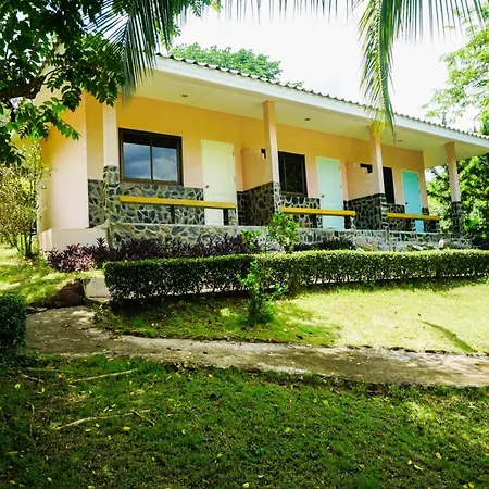 Baan Nuen Kao At Suan Phueng