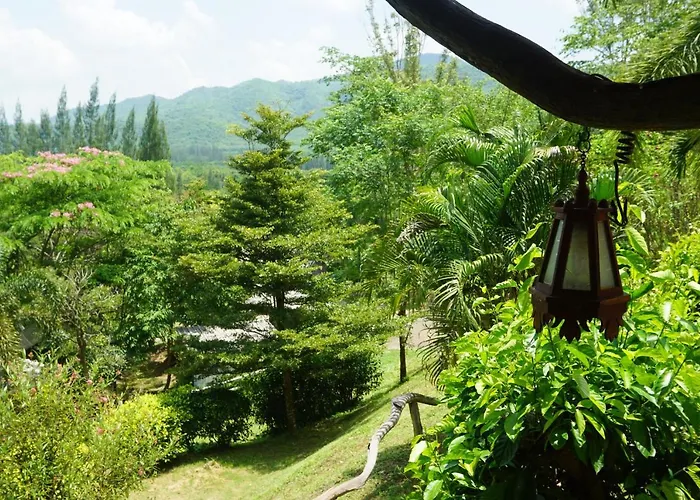 Baan Nuen Kao At *